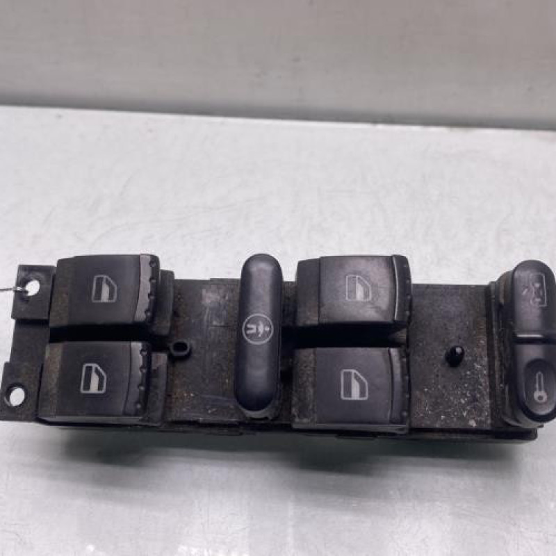 Interrupteur de leve vitre avant gauche VOLKSWAGEN GOLF 4 Photo n°1