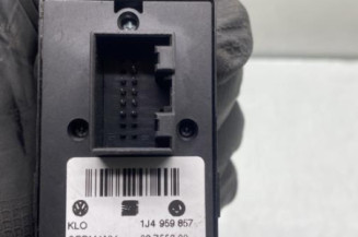 Interrupteur de leve vitre avant gauche VOLKSWAGEN GOLF 4