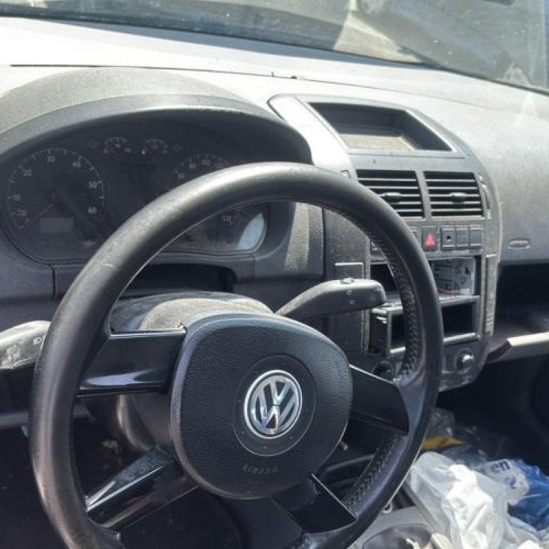 Feu arriere stop central VOLKSWAGEN POLO 4 Photo n°15