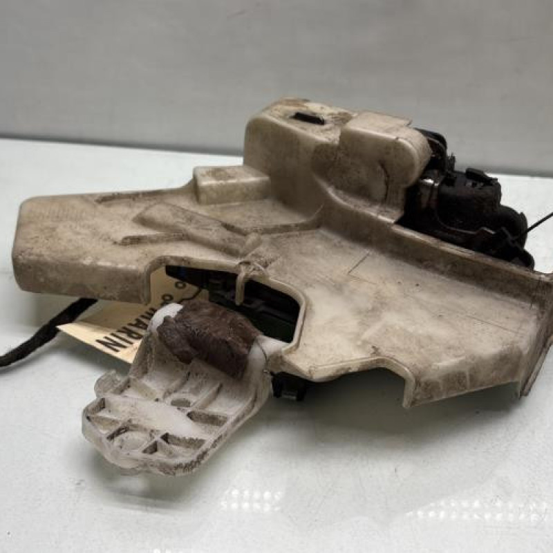 Serrure arriere droit VOLKSWAGEN POLO 4 Photo n°2