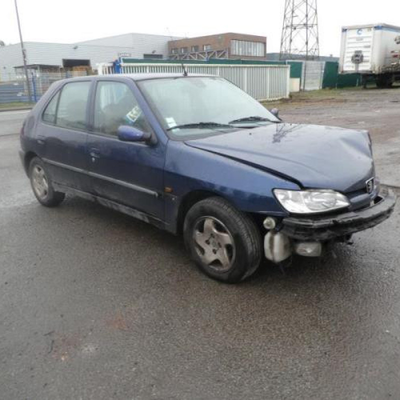 Feu arriere stop central PEUGEOT 306 Photo n°13