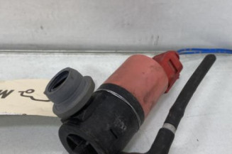 Pompe lave glace arriere TOYOTA YARIS 2 Photo n°1
