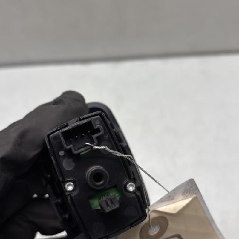 Interrupteur de leve vitre arriere gauche MERCEDES CLASSE A 169 Photo n°3