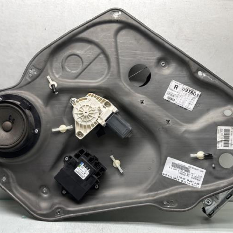 Leve vitre electrique arriere droit MERCEDES CLASSE A 169 Photo n°1