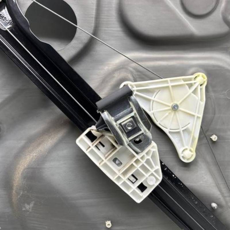 Leve vitre electrique arriere droit MERCEDES CLASSE A 169 Photo n°4