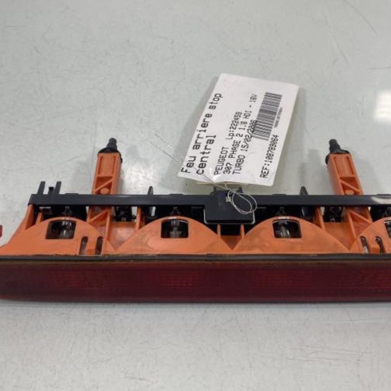 Feu arriere stop central PEUGEOT 307 Photo n°1