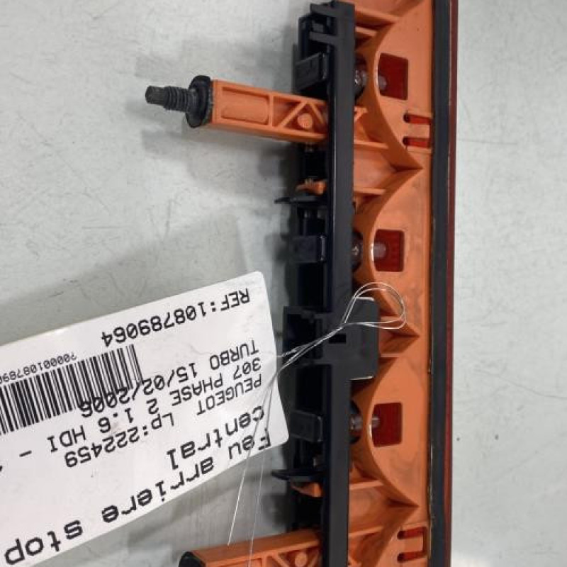 Feu arriere stop central PEUGEOT 307 Photo n°3