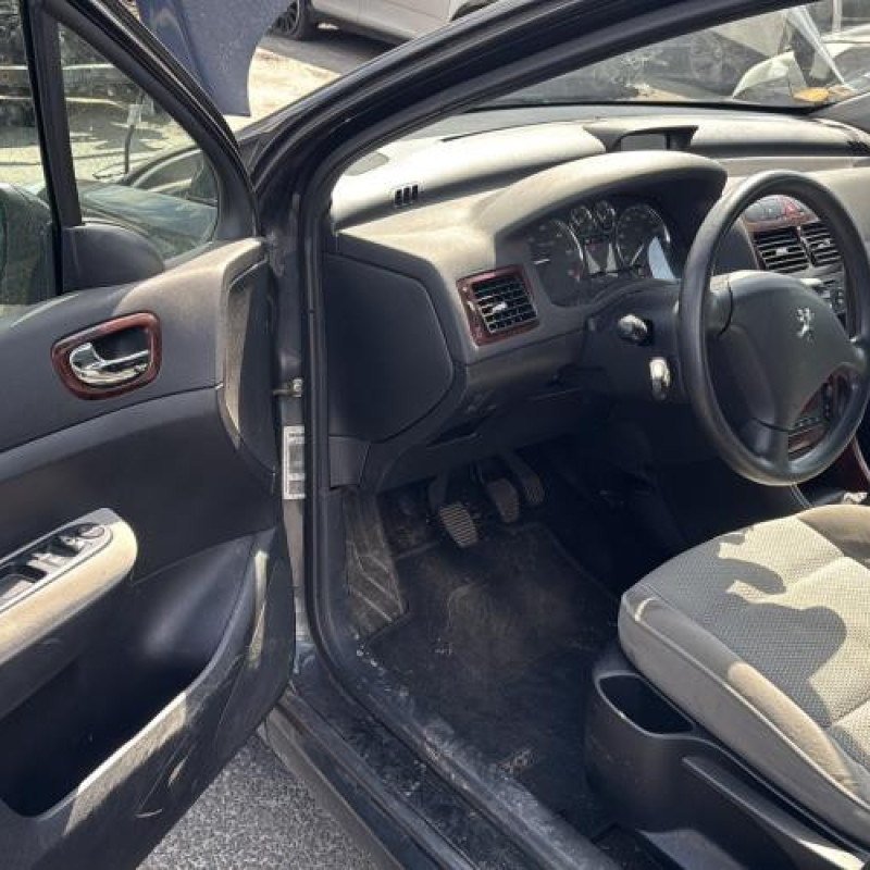 Feu arriere stop central PEUGEOT 307 Photo n°15