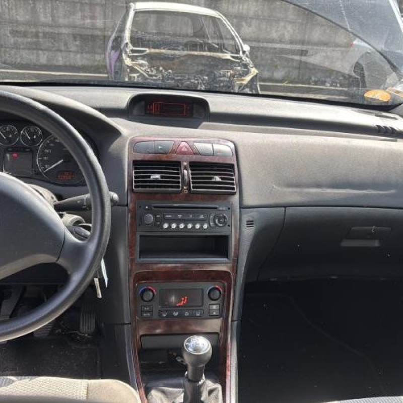 Feu arriere stop central PEUGEOT 307 Photo n°20