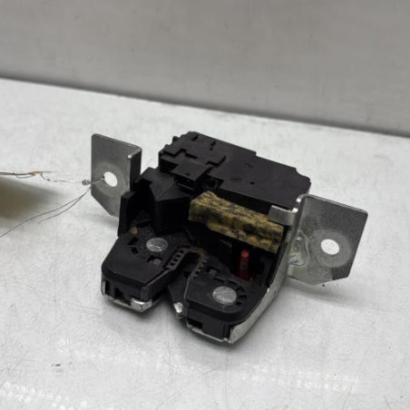 Serrure de coffre MERCEDES CLASSE A 169