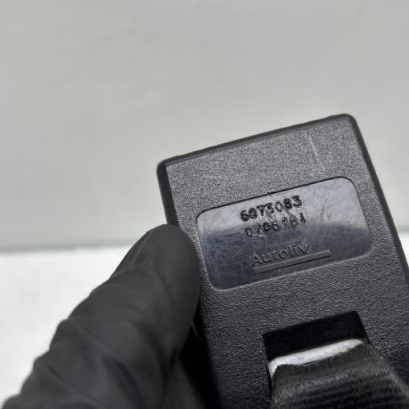 Attache ceinture arriere gauche DACIA LOGAN MCV 1 Photo n°4