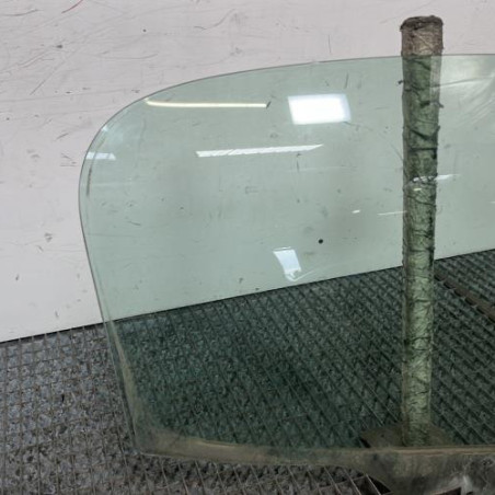 Vitre arriere droit PEUGEOT 206