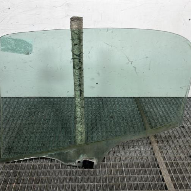 Vitre arriere droit PEUGEOT 206 Photo n°4