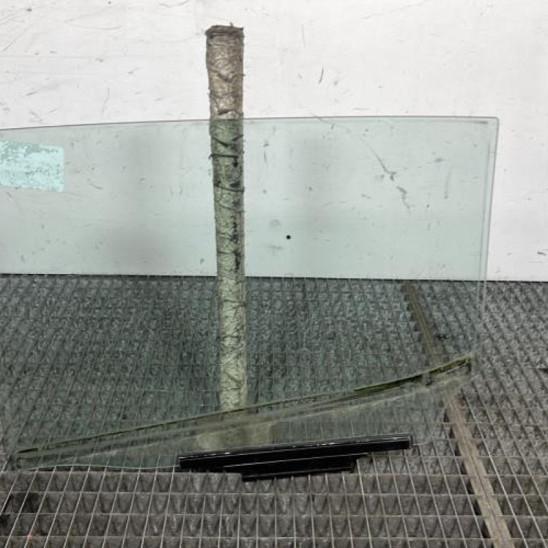 Vitre arriere droit HYUNDAI I 10 2 Photo n°4