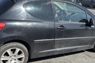 Pare boue avant droit PEUGEOT 207