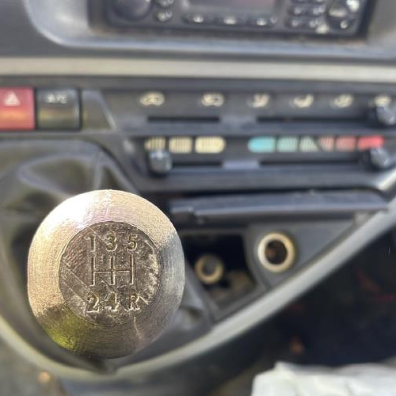 Feu arriere principal gauche (feux) PEUGEOT EXPERT 1 Photo n°17