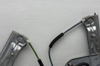 Leve vitre electrique avant droit PEUGEOT 208 1