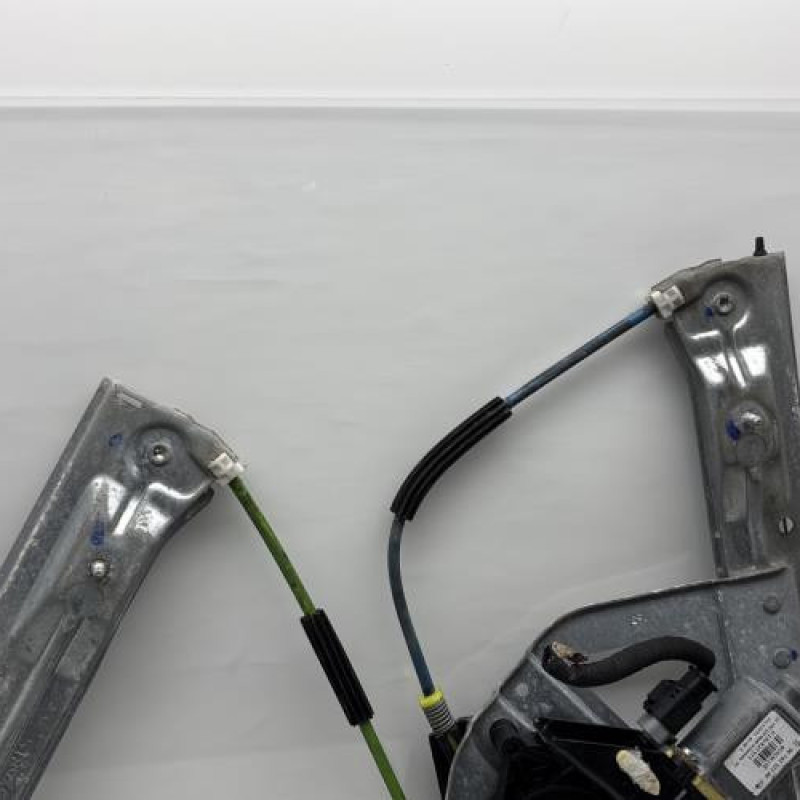 Leve vitre electrique avant droit PEUGEOT 208 1 Photo n°2