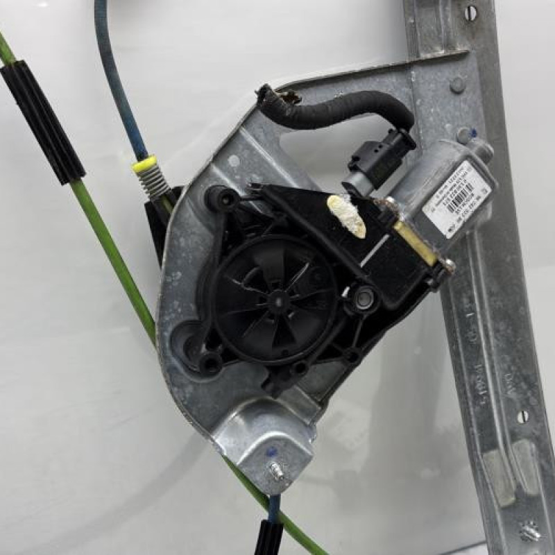 Leve vitre electrique avant droit PEUGEOT 208 1 Photo n°4