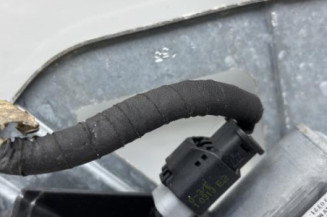 Leve vitre electrique avant droit PEUGEOT 208 1
