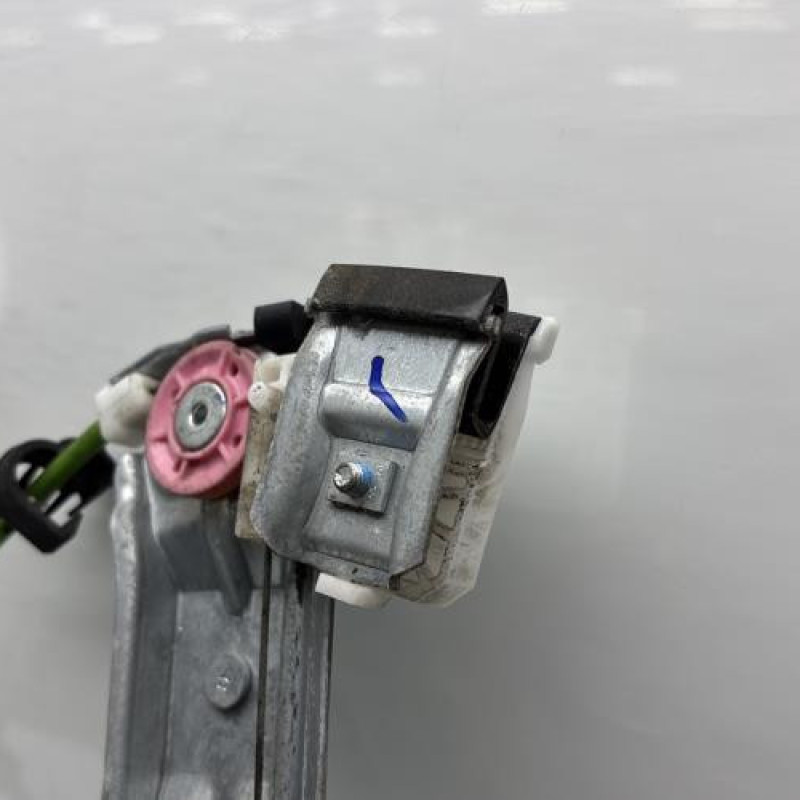 Leve vitre electrique avant droit PEUGEOT 208 1 Photo n°9