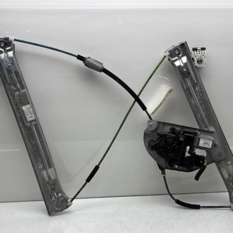 Leve vitre electrique avant gauche PEUGEOT 208 1 Photo n°1