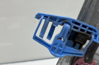 Leve vitre electrique avant gauche PEUGEOT 208 1