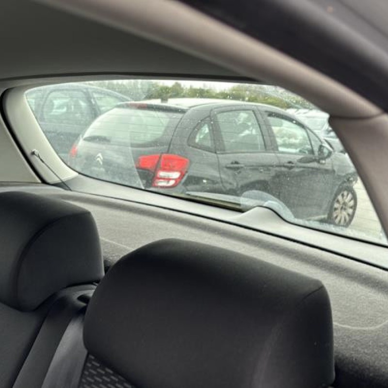 Pare choc arriere VOLKSWAGEN GOLF PLUS Photo n°17
