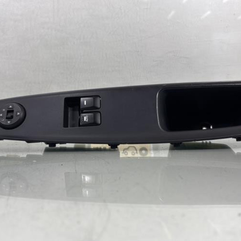 Interrupteur de leve vitre avant gauche KIA RIO 3 Photo n°1