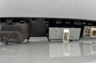 Interrupteur de leve vitre avant gauche KIA RIO 3