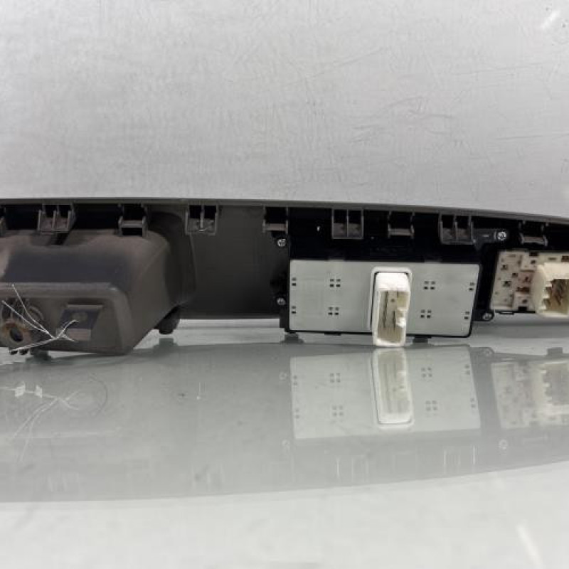 Interrupteur de leve vitre avant gauche KIA RIO 3 Photo n°4