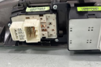 Interrupteur de leve vitre avant gauche KIA RIO 3