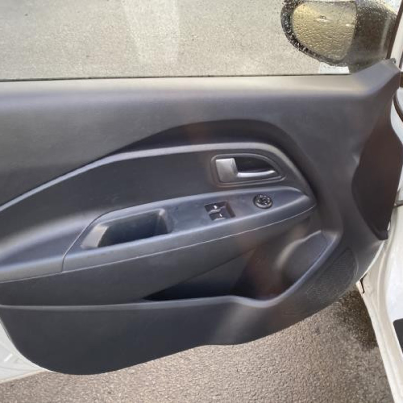 Interrupteur de leve vitre avant gauche KIA RIO 3 Photo n°15