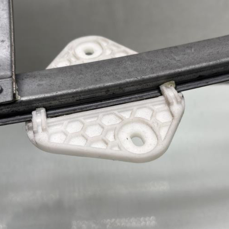 Leve vitre mecanique avant gauche DACIA LOGAN 1 Photo n°4