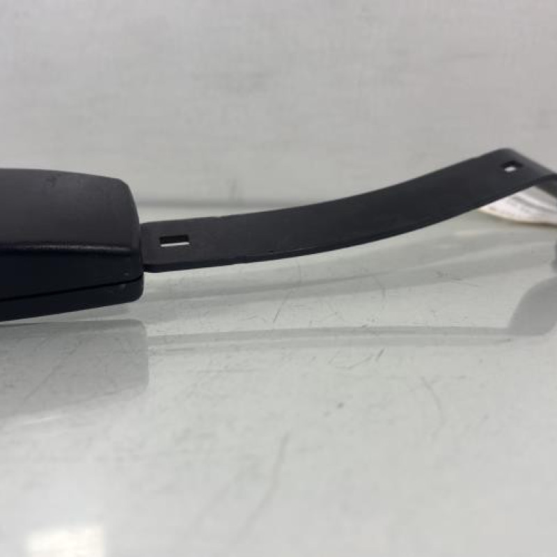 Attache ceinture avant gauche VOLKSWAGEN GOLF 4 Photo n°3