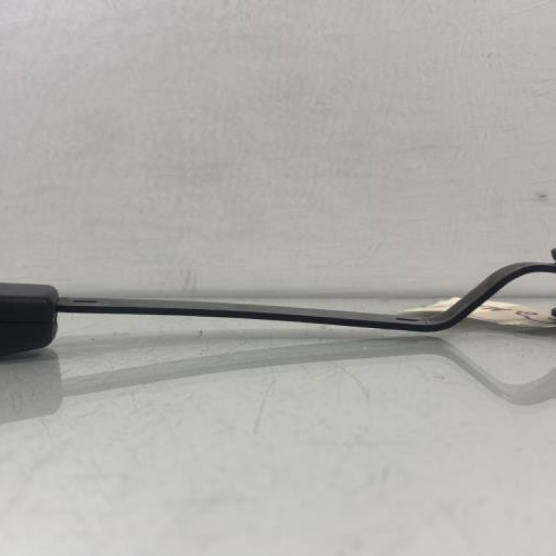 Attache ceinture avant gauche VOLKSWAGEN GOLF 4 Photo n°4