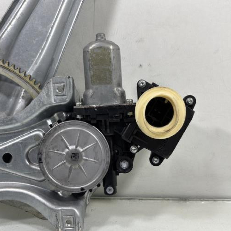 Leve vitre electrique arriere droit TOYOTA AVENSIS 3 Photo n°2