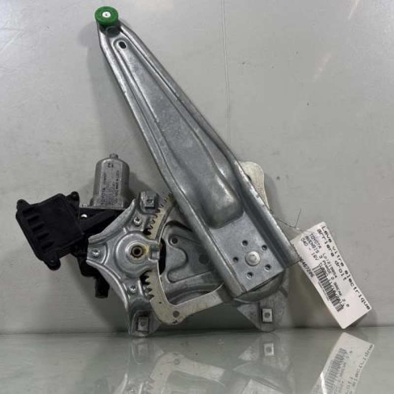 Leve vitre electrique arriere droit TOYOTA AVENSIS 3 Photo n°4