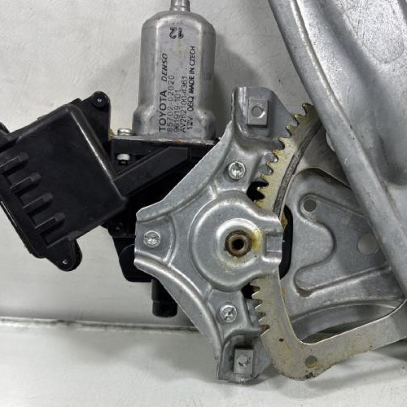 Leve vitre electrique arriere droit TOYOTA AVENSIS 3 Photo n°5