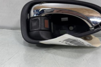 Poignee interieur arriere droit TOYOTA AVENSIS 3