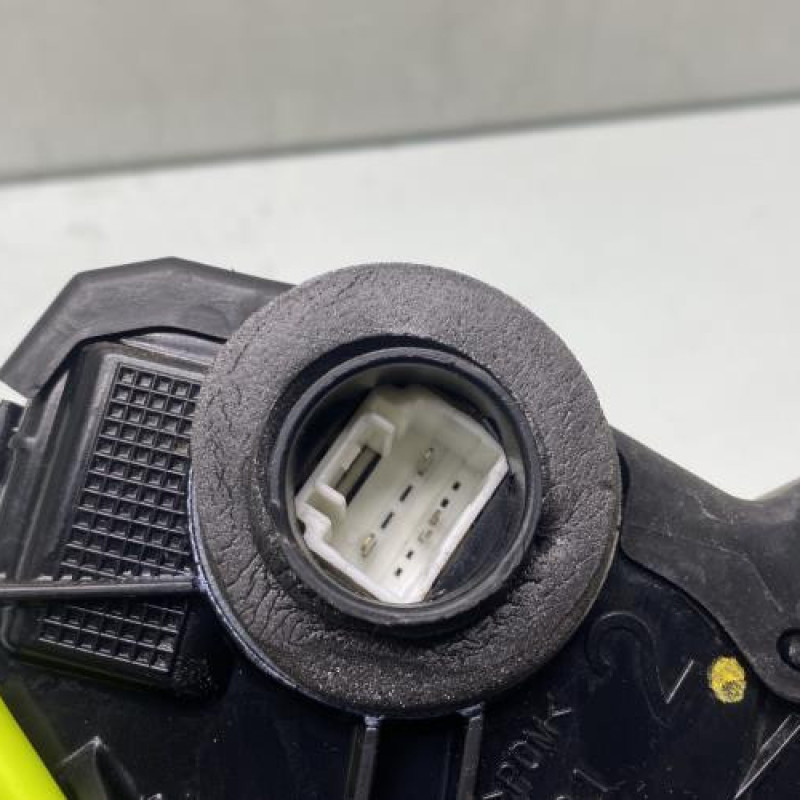 Serrure avant droit TOYOTA AVENSIS 3 Photo n°4