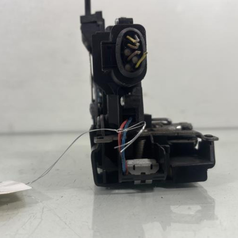 Serrure avant gauche SKODA OCTAVIA 2 Photo n°4