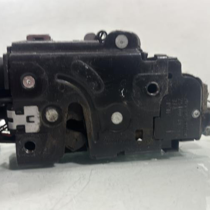 Serrure avant gauche SKODA OCTAVIA 2 Photo n°5