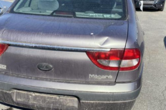 Feu arriere secondaire gauche (feux) RENAULT MEGANE 1