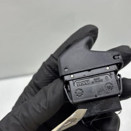 Interrupteur de leve vitre avant droit RENAULT MEGANE 1