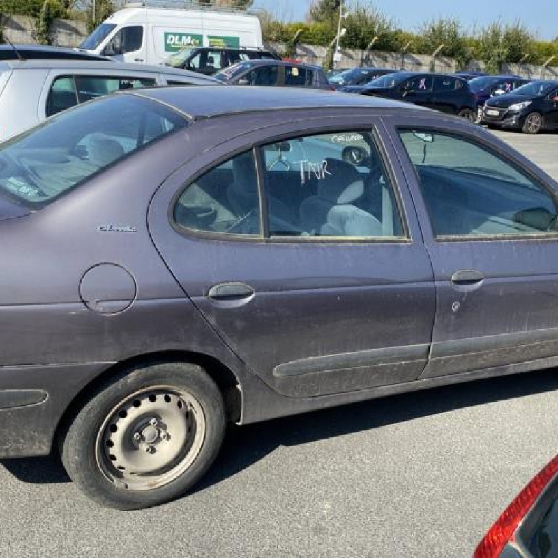 Interrupteur de leve vitre avant droit RENAULT MEGANE 1 Photo n°9