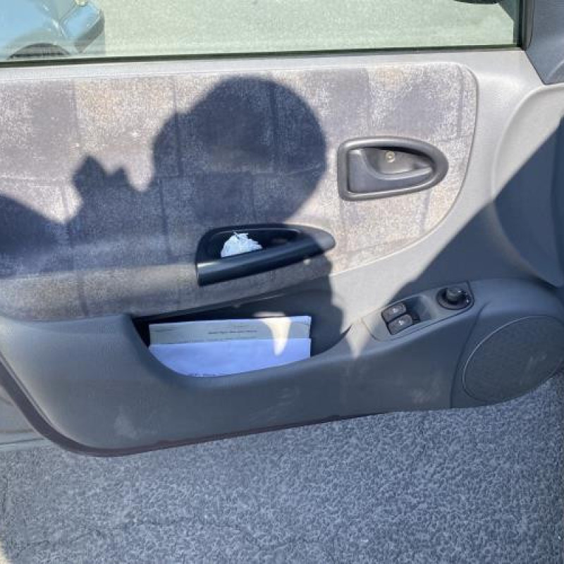 Interrupteur de leve vitre avant droit RENAULT MEGANE 1 Photo n°12