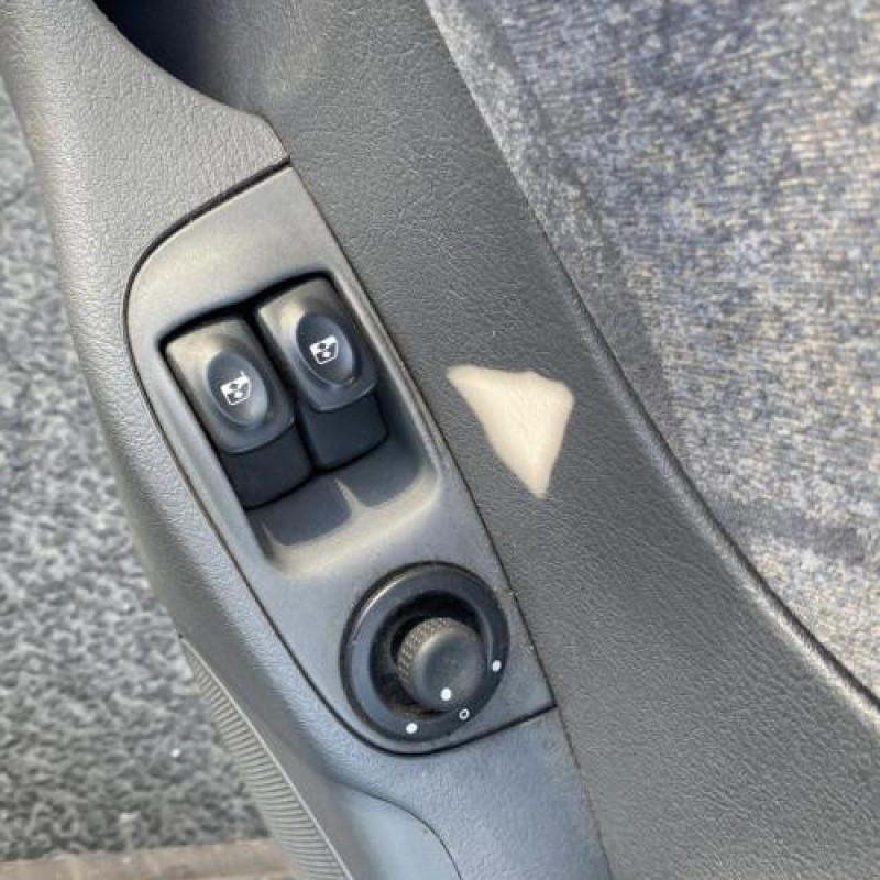 Interrupteur de leve vitre avant droit RENAULT MEGANE 1 Photo n°13