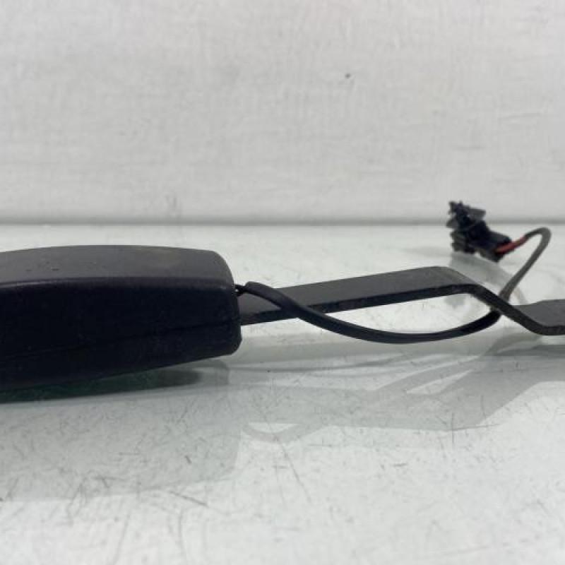 Attache ceinture avant gauche RENAULT CLIO 3 Photo n°2