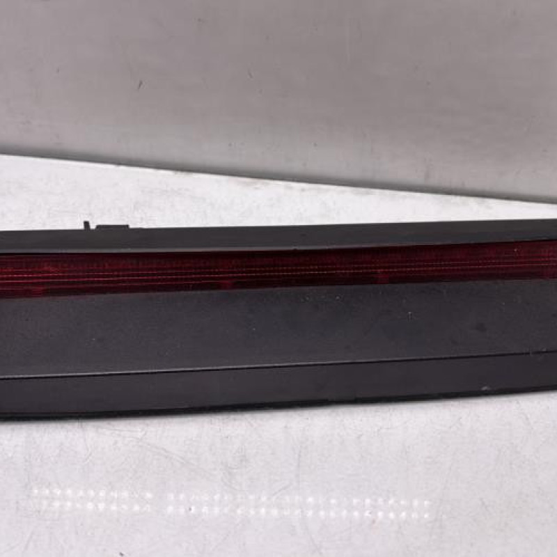 Feu arriere stop central VOLKSWAGEN PASSAT 5 Photo n°1